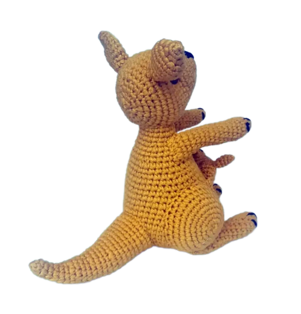 Amigurumi tierno de mamá canguro y su cría, tejido artesanal a crochet.