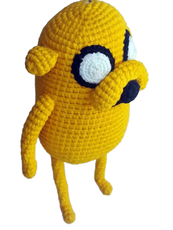 Jake el Perro de Hora de Aventura en versión amigurumi, hecho a crochet artesanalmente.