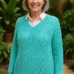 sueter con rombos en color turqueza tejido a crochet