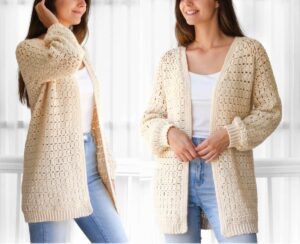 Patrón de Crochet para Cárdigan con Mujer usando el cárdigan tejido a crochet color crudo, de punto calado y estilo moderno, ideal para entretiempo.
