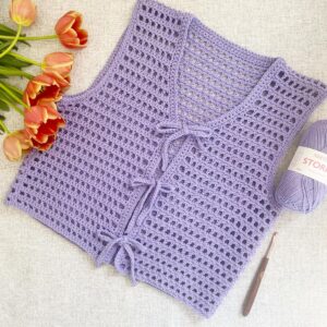 chaleco tejido a crochet en color lila