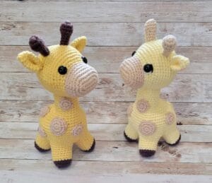 2 jiarafas amigurumis tejidas a crochet