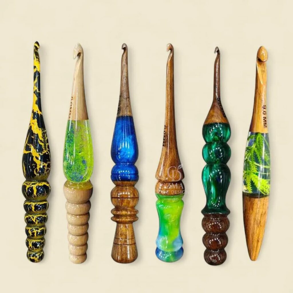 Juego de agujas de crochet artesanales en madera y resina