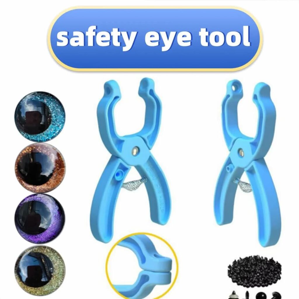 Pinza azul para colocar ojos de seguridad 3D en amigurumis, compatible con tamaños de 12 a 35 mm.