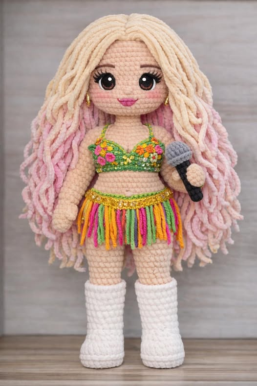 Karol G amigurumi doll pattern