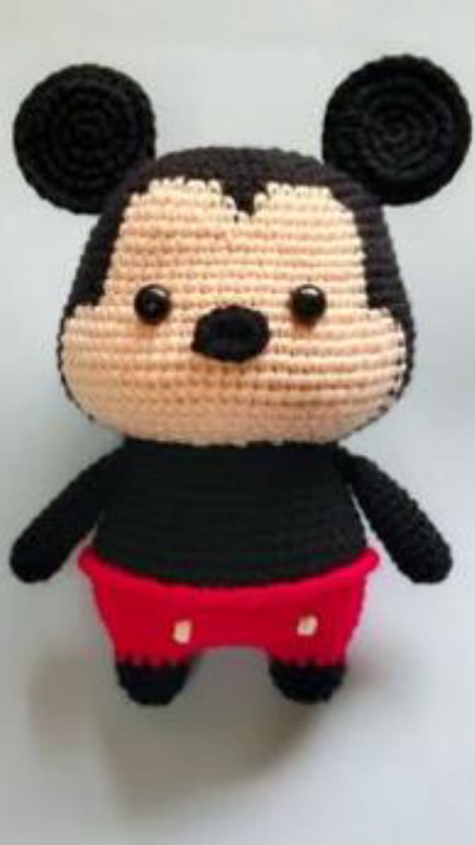 amigurumi cartoon mouse free crochet pattern